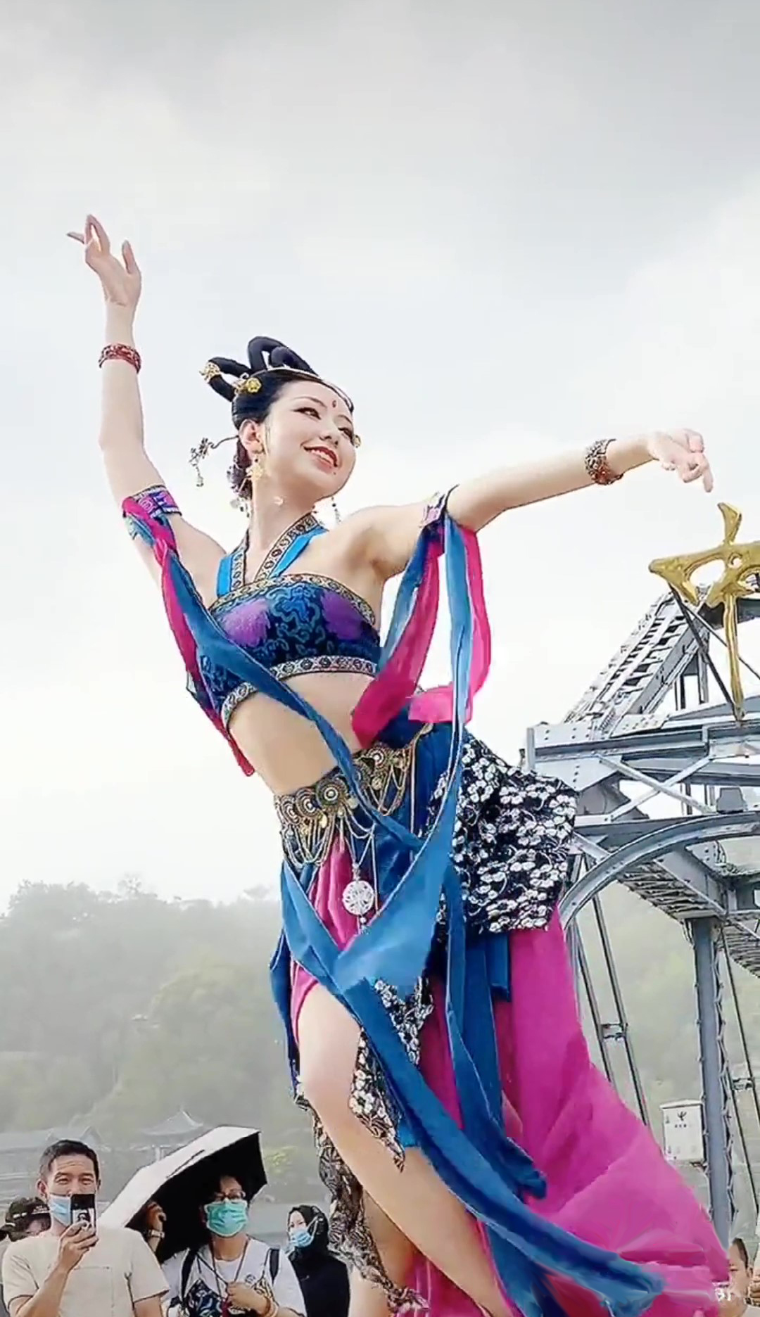 丝路飞天仙女与飞天之吻